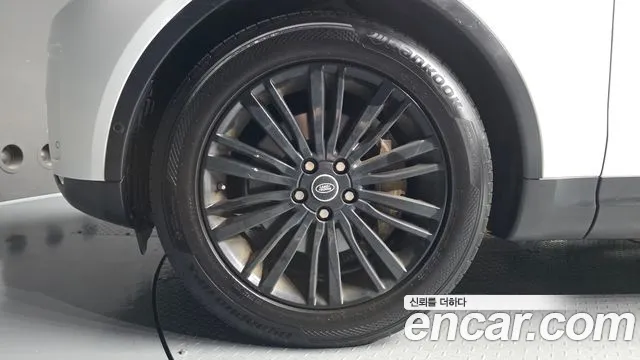 Land Rover Discovery 2019 thumb 5