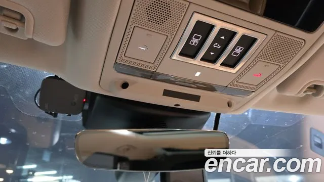 Land Rover Discovery 2019 thumb 6