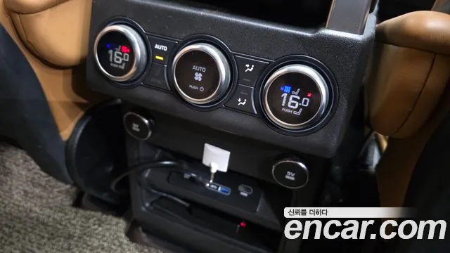 Land Rover Discovery 2019 thumb 11