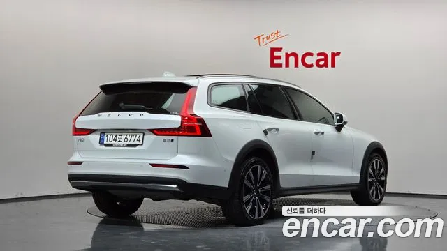 Volvo V60 2023 thumb 2