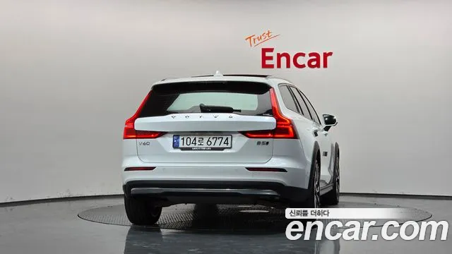 Volvo V60 2023 thumb 4