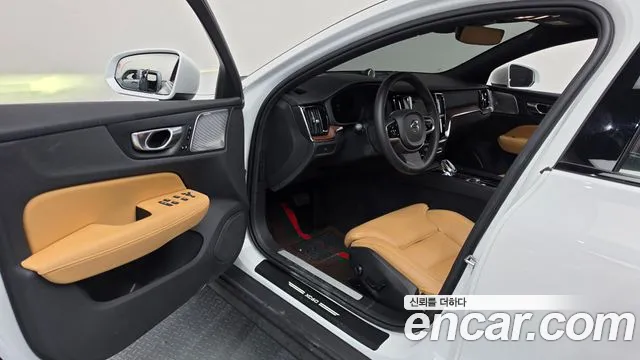 Volvo V60 2023 thumb 10