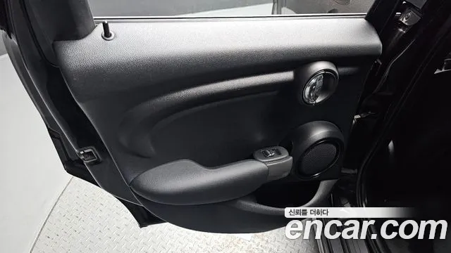 Mini Hatch 2020 thumb 10