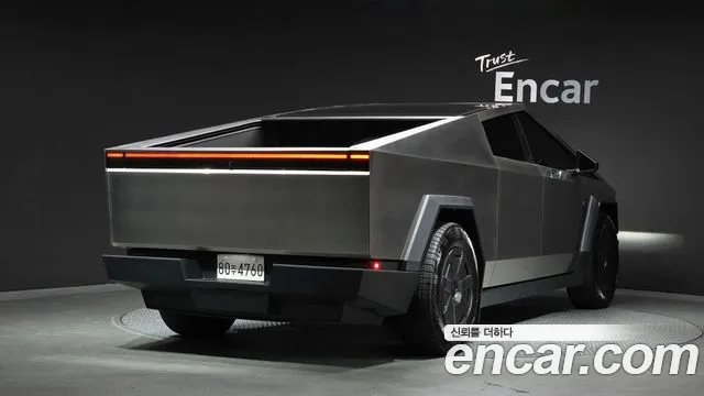 Tesla Cybertruck 2025 thumb 6
