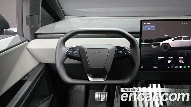 Tesla Cybertruck 2025 thumb 10