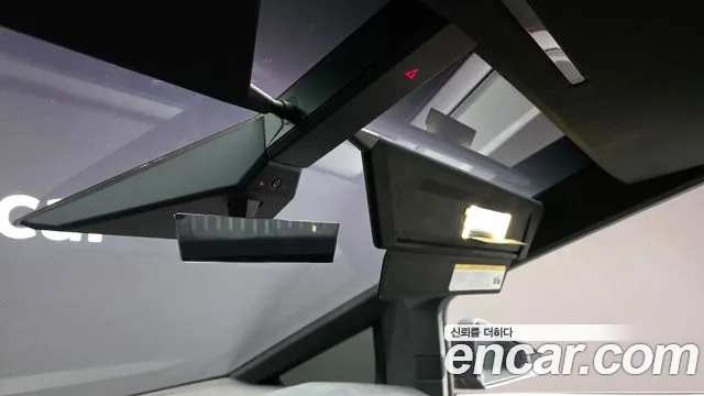 Tesla Cybertruck 2025 thumb 5