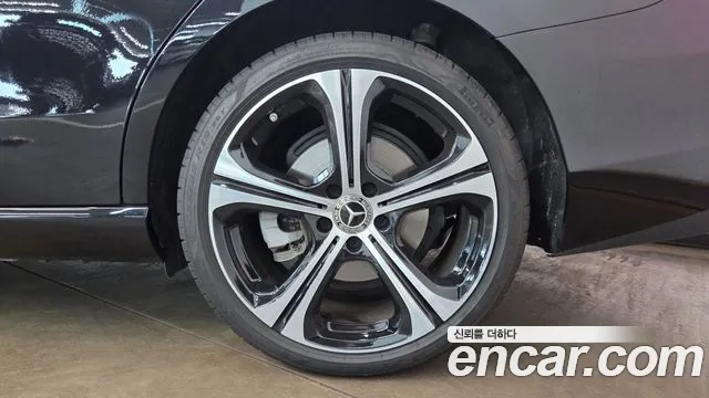 Mercedes-Benz C-Класс 2023 thumb 5