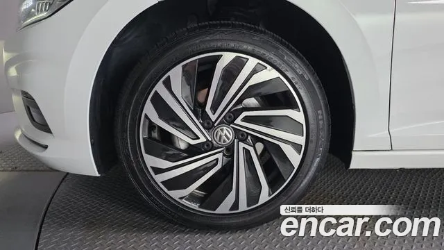 Volkswagen Jetta 2021 thumb 12