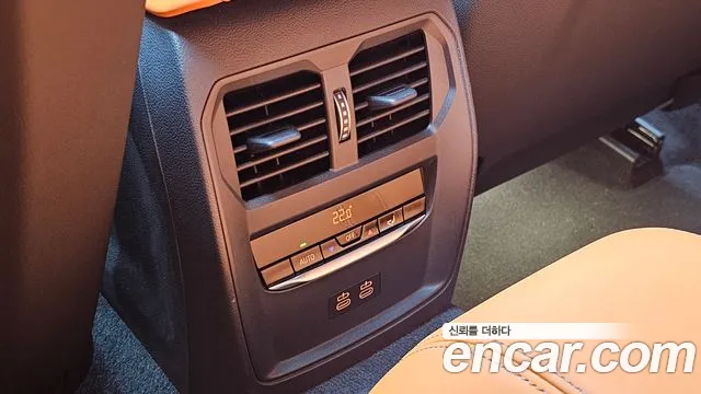BMW M4 2022 thumb 10