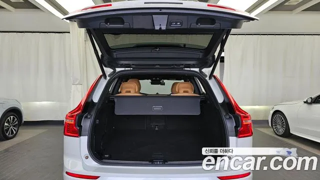 Volvo XC60 2023 thumb 10