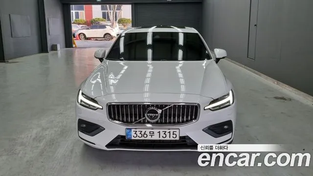 Volvo S60 2021 thumb 3