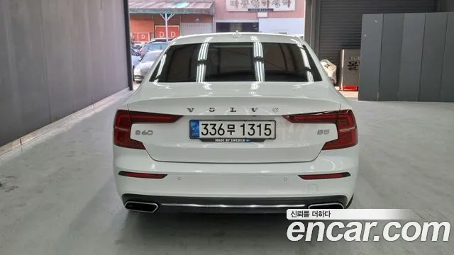 Volvo S60 2021 thumb 9