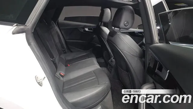 Audi A5 2021 thumb 9