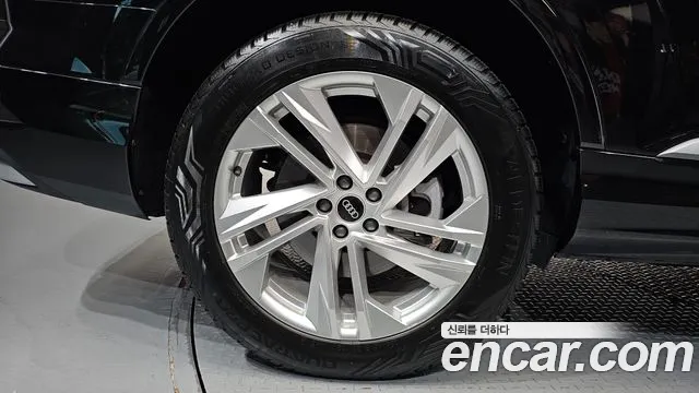 Audi Q7 2022 thumb 11