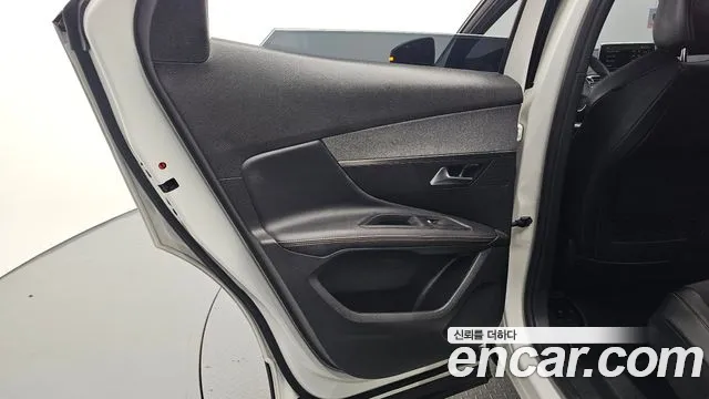 Peugeot 3008 2019 thumb 3