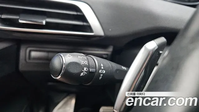 Peugeot 3008 2019 thumb 6
