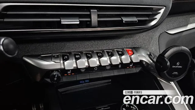 Peugeot 3008 2019 thumb 4