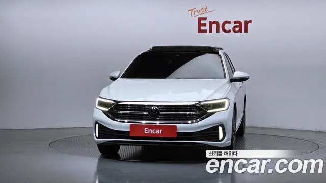 Volkswagen Jetta 2023 thumb 4