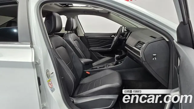 Volkswagen Jetta 2023 thumb 6