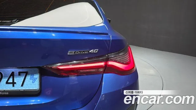 BMW i4 2023 thumb 3
