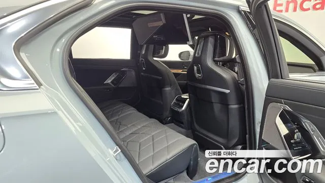 BMW 7 серии 2025 thumb 5