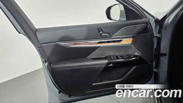 BMW 7 серии 2025 thumb 6