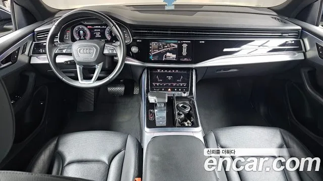 Audi Q8 2020 thumb 10
