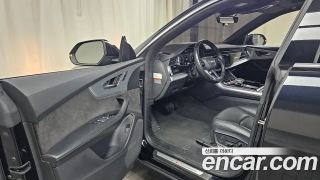 Audi Q8 2020 thumb 9