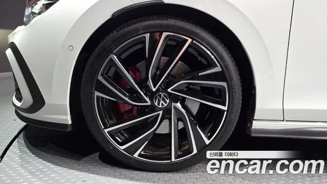 Volkswagen Golf Sportsvan 2024 thumb 2