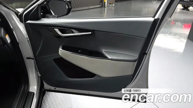 Kia EV6 2023 thumb 3