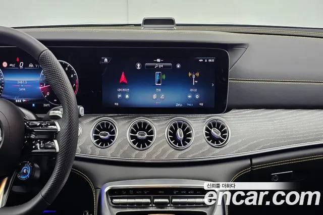 Mercedes-Benz AMG GT 2025 thumb 4