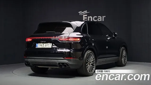 Porsche Cayenne 2021 thumb 4