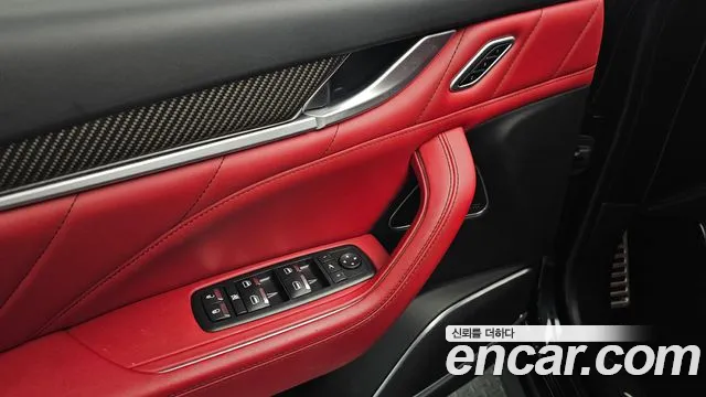 Maserati Levante 2019 thumb 2