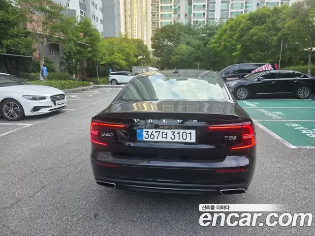 Volvo S60 2019 thumb 3