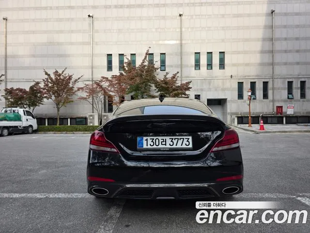 Genesis G70 2020 thumb 9