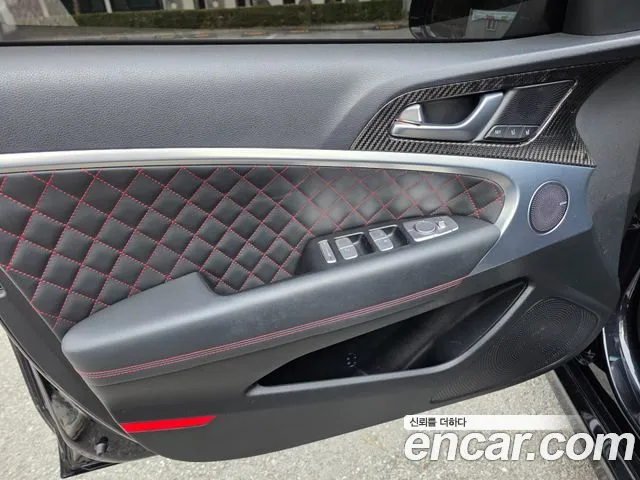 Genesis G70 2020 thumb 3