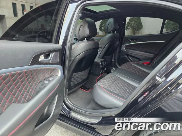 Genesis G70 2020 thumb 5