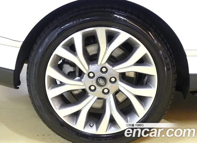 Land Rover Range Rover 2019 thumb 6