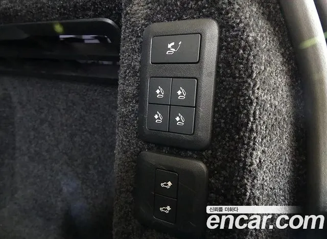 Land Rover Range Rover 2019 thumb 10