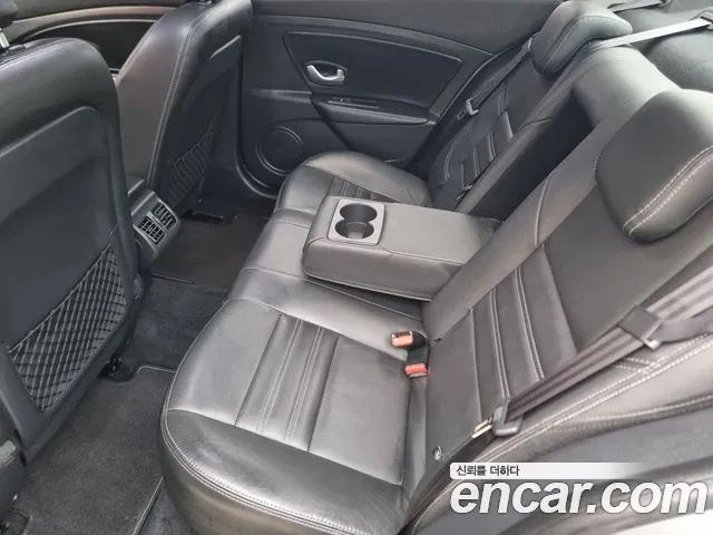 Renault Fluence 2013 thumb 10