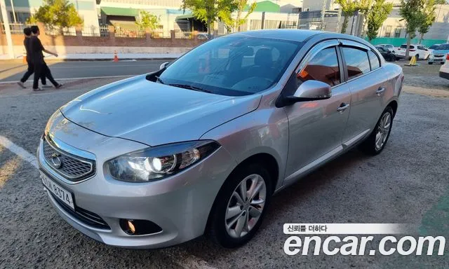 Renault Fluence 2013 thumb 11