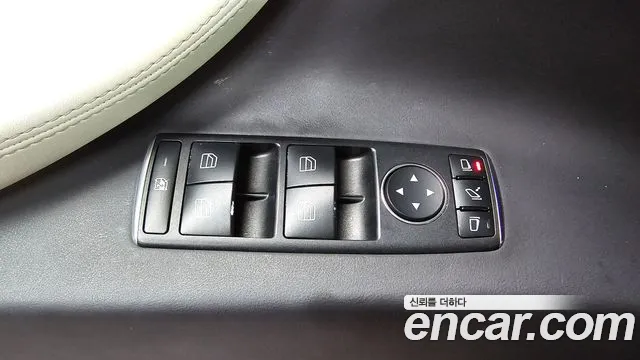 Tesla Model X 2019 thumb 7