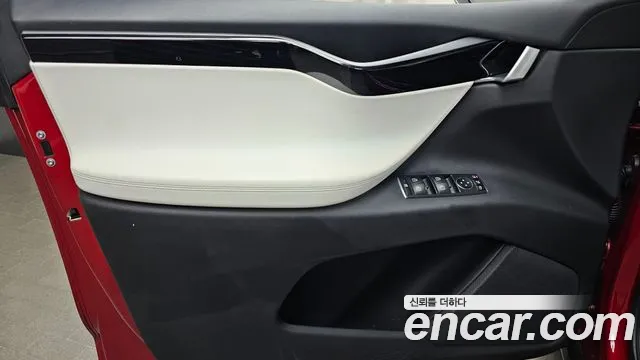 Tesla Model X 2019 thumb 2
