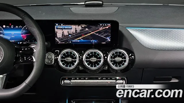 Mercedes-Benz GLA 2026 thumb 3