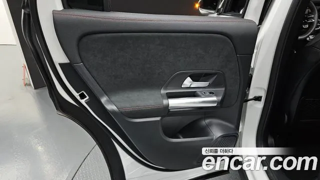 Mercedes-Benz GLA 2026 thumb 10