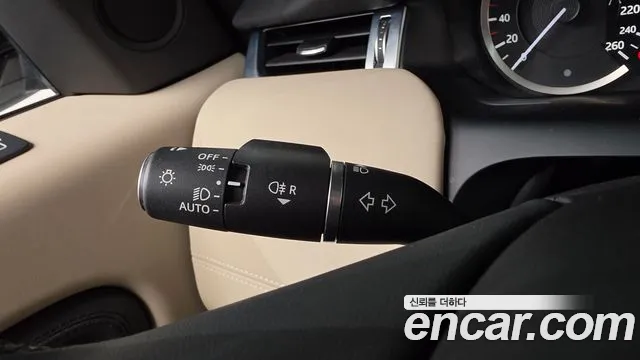 Land Rover Discovery Sport 2022 thumb 7