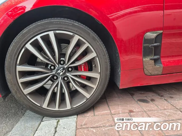 Kia Stinger 2019 thumb 2