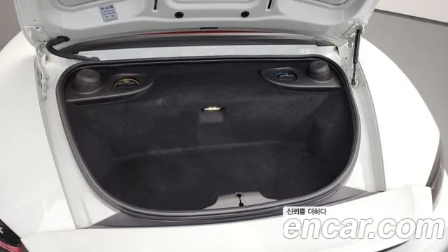 Porsche Cayman 2019 thumb 10