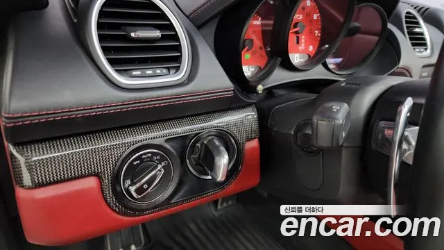 Porsche Cayman 2019 thumb 2