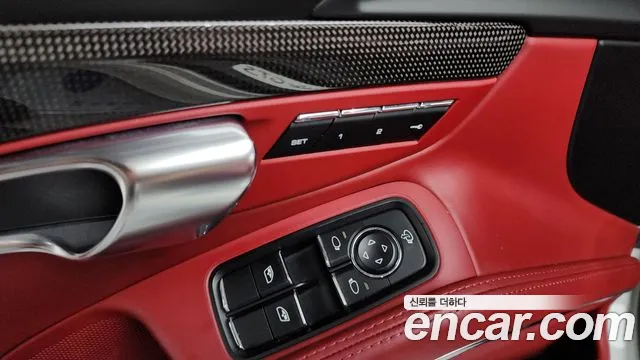 Porsche Cayman 2019 thumb 8